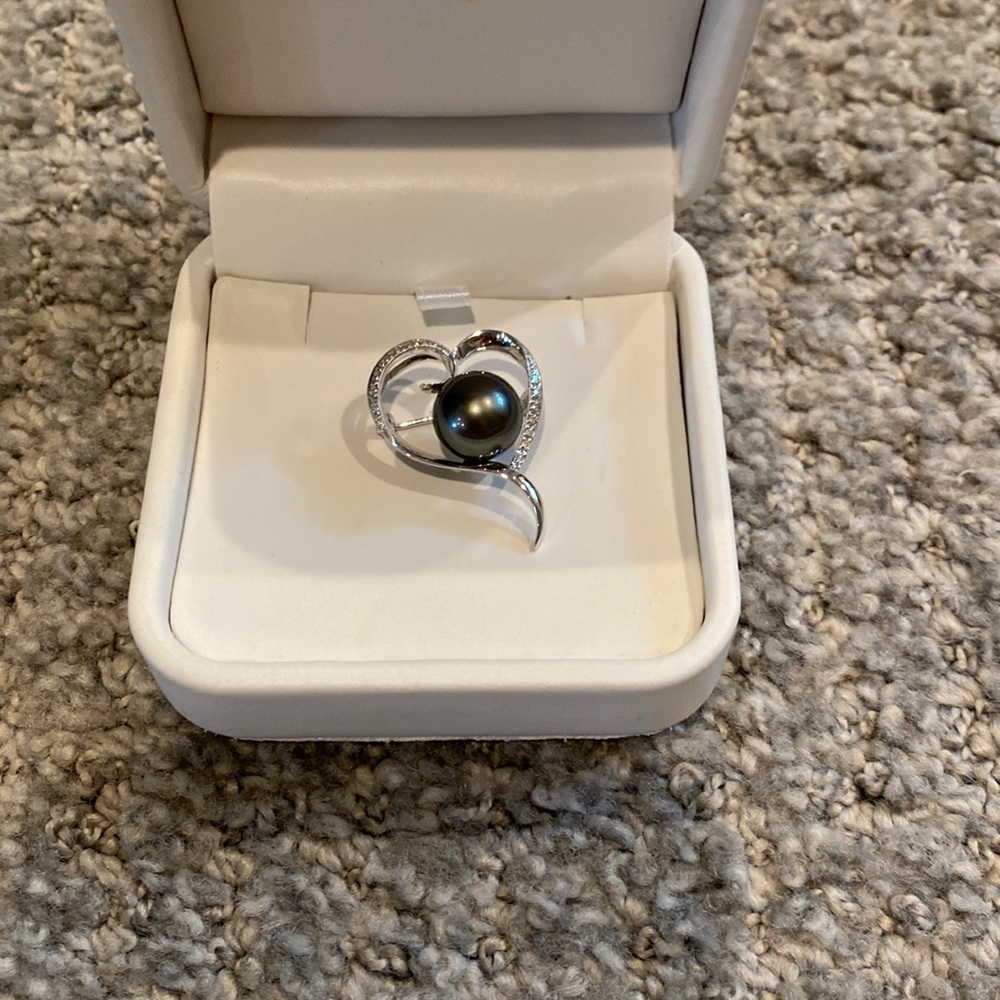 Beautiful black pearl brooch